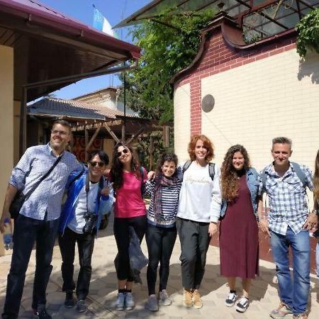 Sim Sim Hostel & Guest House Near The Church Samarkand Bagian luar foto