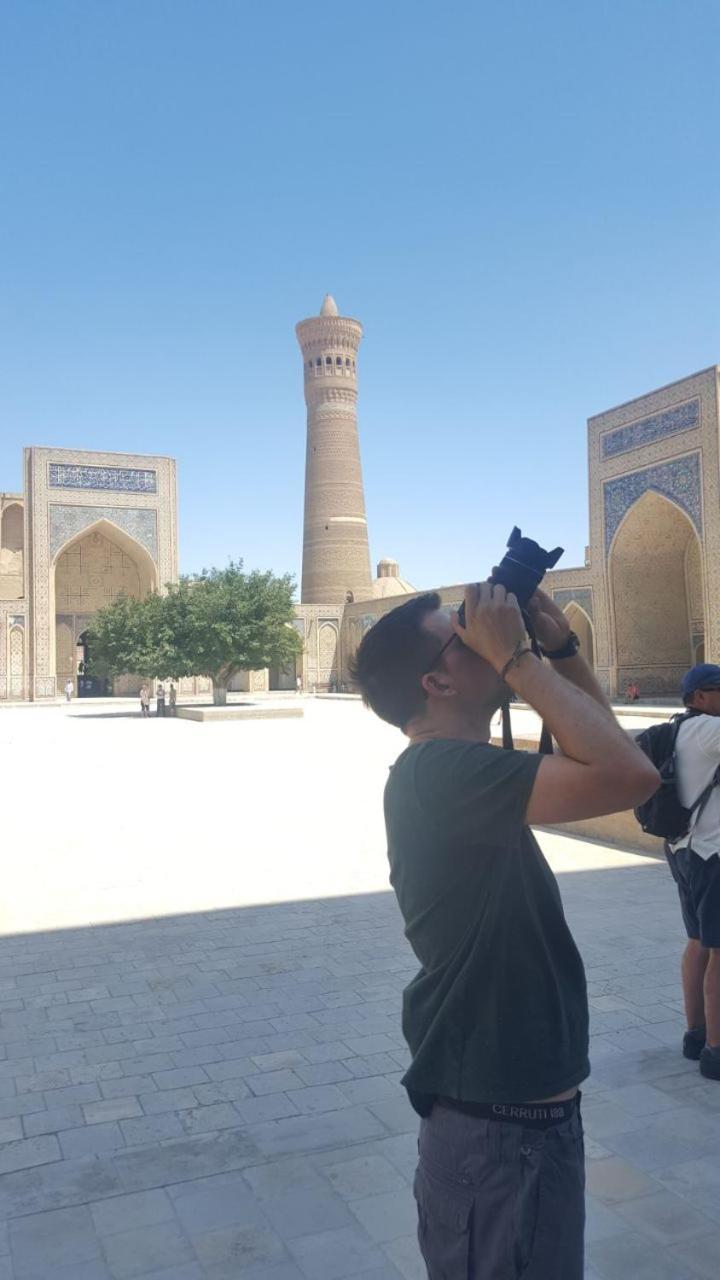 Sim Sim Hostel & Guest House Near The Church Samarkand Bagian luar foto