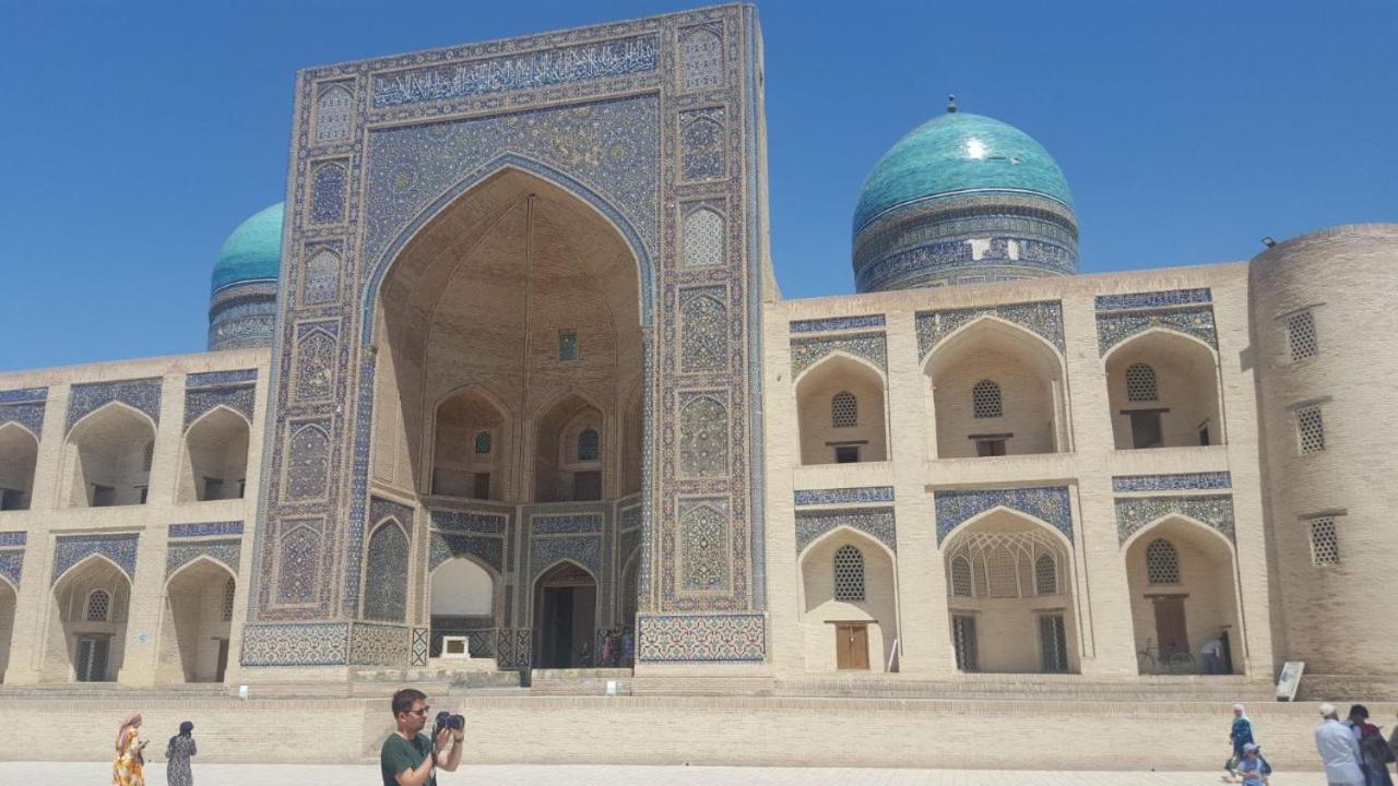 Sim Sim Hostel & Guest House Near The Church Samarkand Bagian luar foto