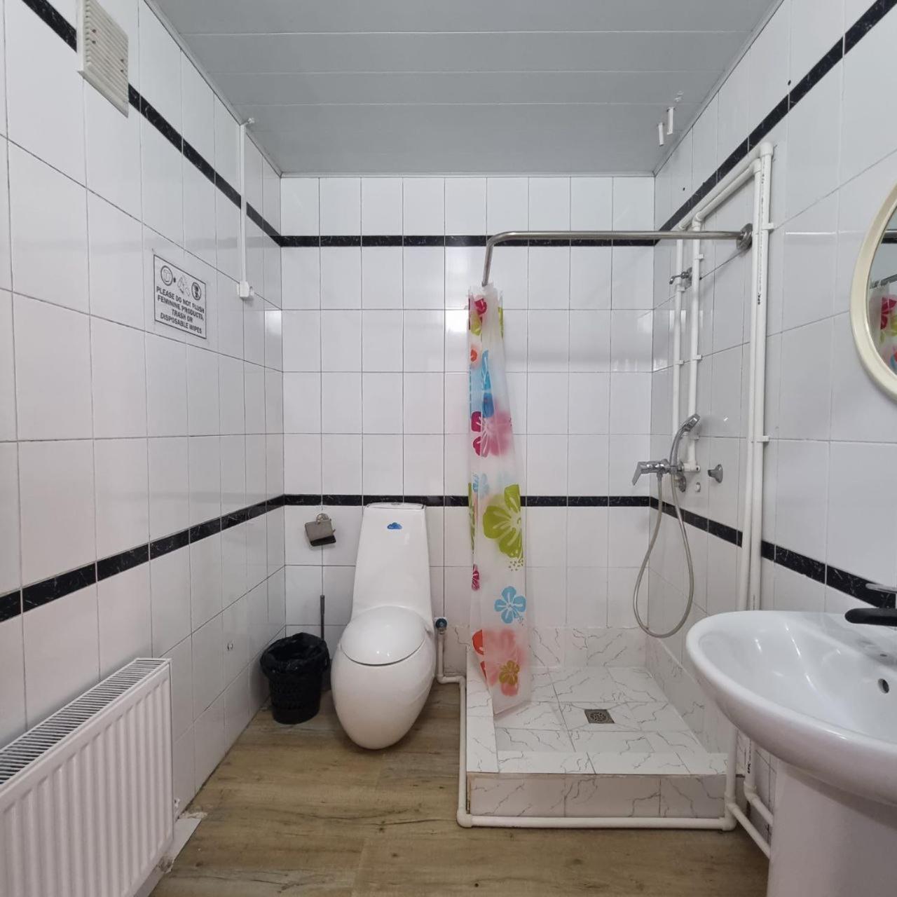 Sim Sim Hostel & Guest House Near The Church Samarkand Bagian luar foto