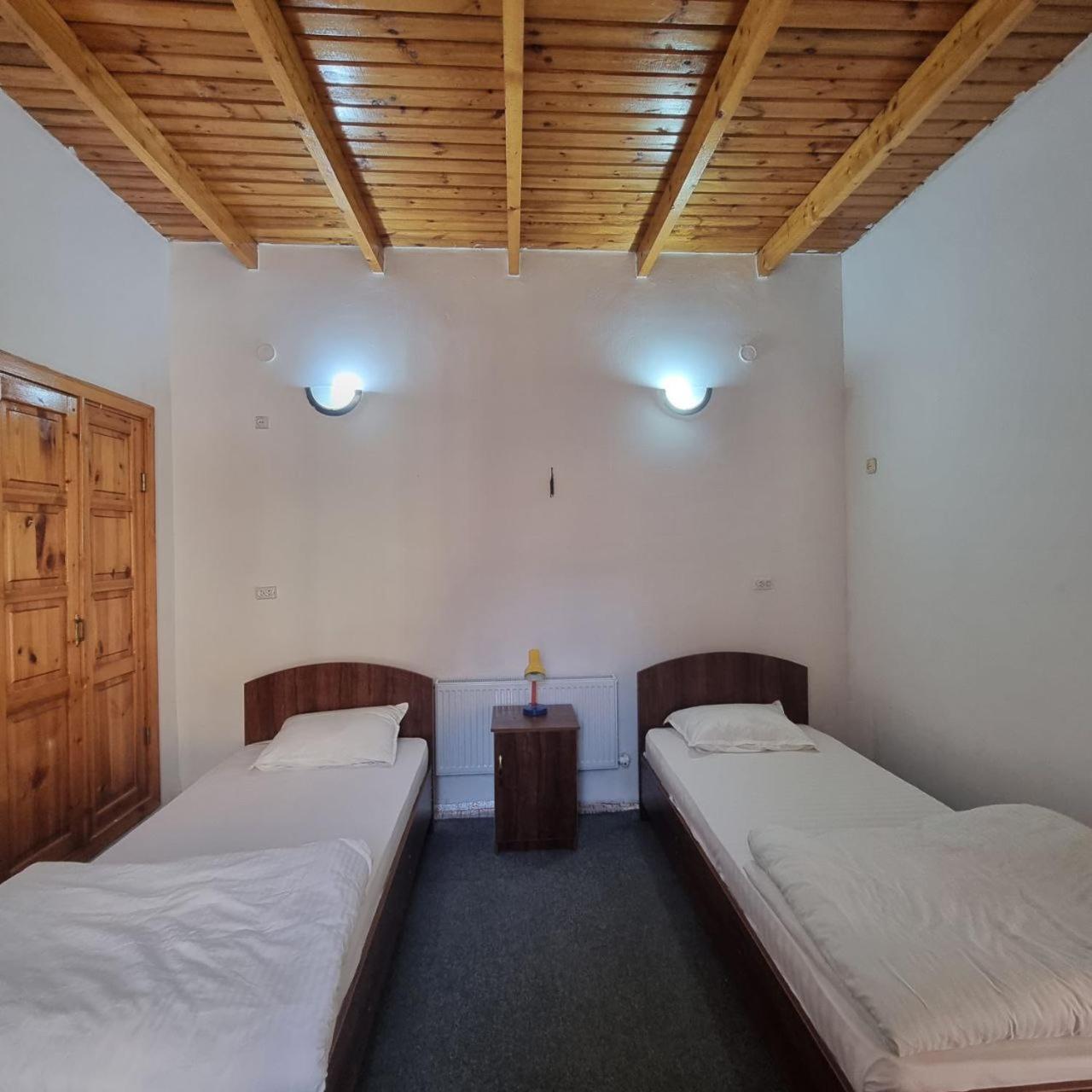 Sim Sim Hostel & Guest House Near The Church Samarkand Bagian luar foto