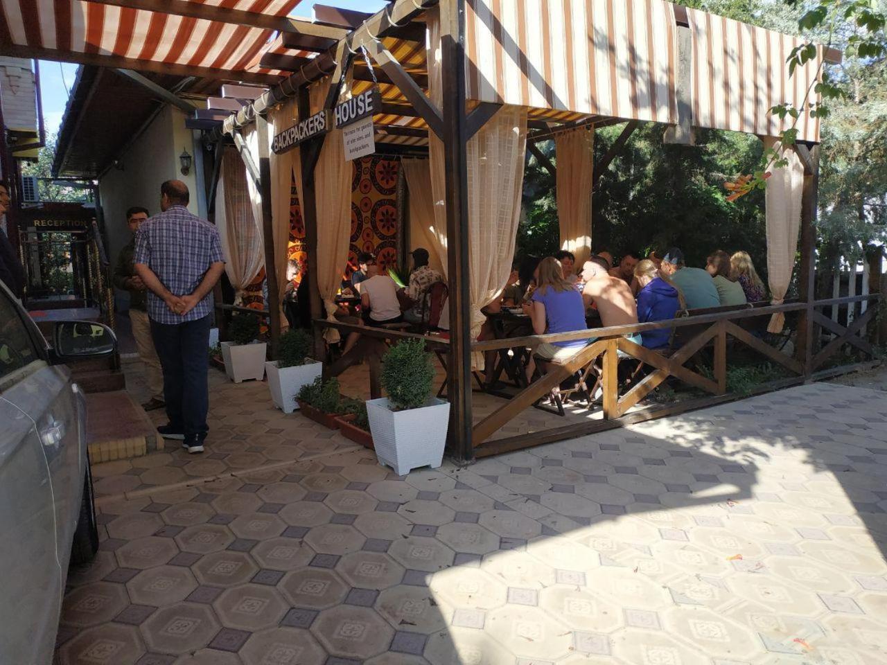 Sim Sim Hostel & Guest House Near The Church Samarkand Bagian luar foto